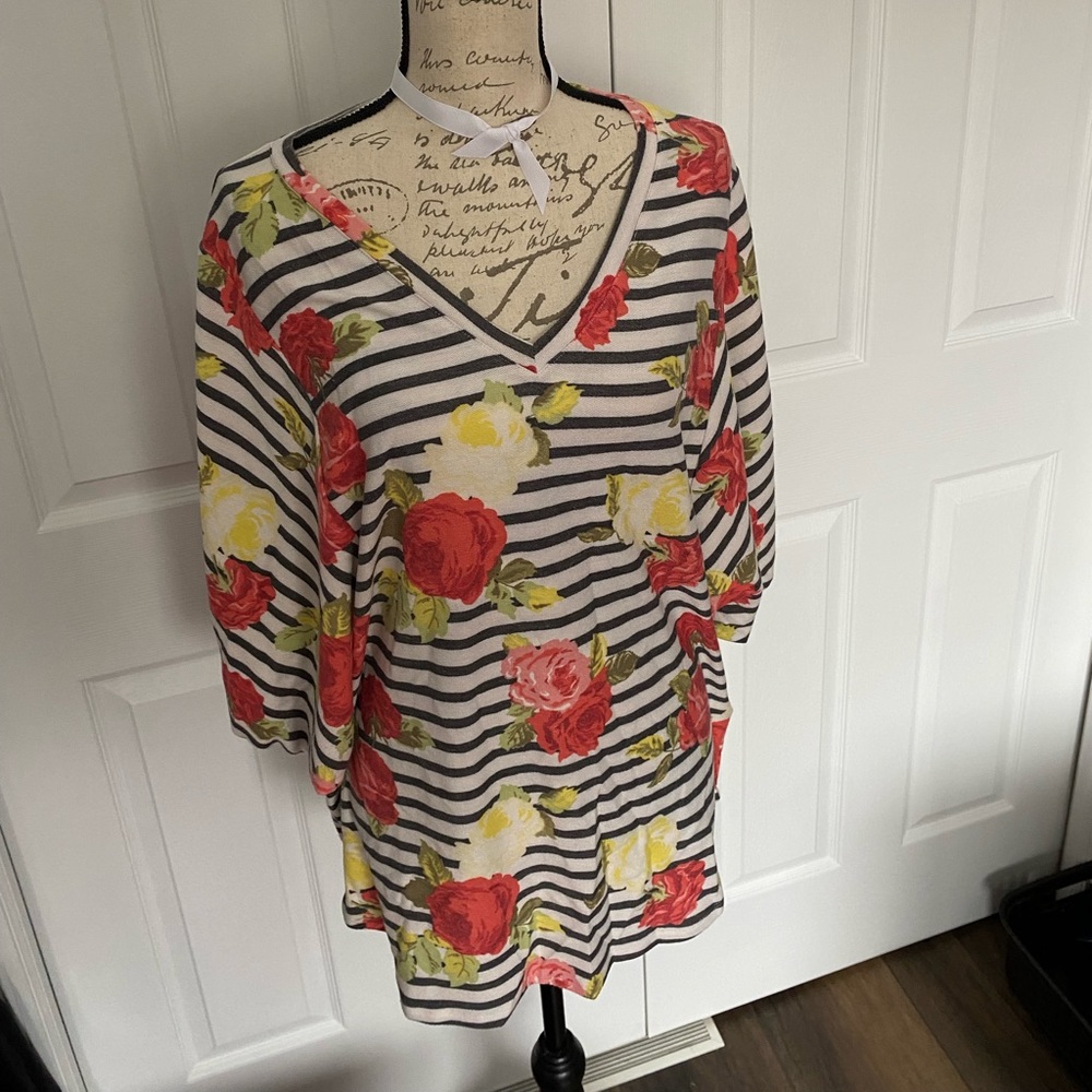 Lularoe Renee Top Shirt Medium M Striped Rose Print